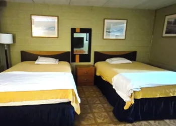 Capital O Pleasant Motel Grand Rapids Mi hotel thumbnail 8