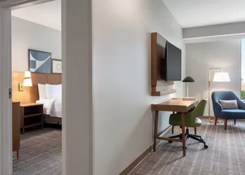 Staybridge Suites Aurora East by IHG hotel thumbnail 2