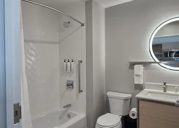 Towneplace Suites By Marriott Youngstown North hotel thumbnail 6