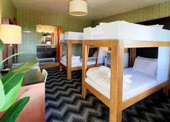 Bposhtels Waikiki Retreat hotel thumbnail 5