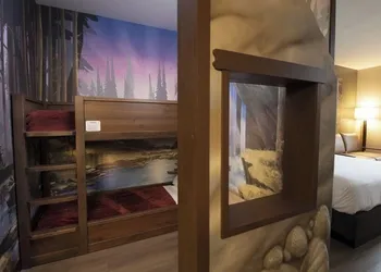 Great Wolf Lodge Mashantucket hotel thumbnail 4