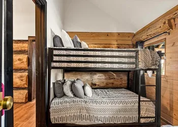 The Hideaway Big Bear hotel thumbnail 2