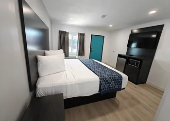 Casa Blanca Inn and Suites hotel thumbnail 5