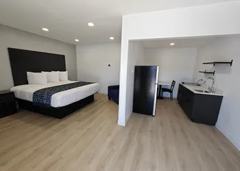 Casa Blanca Inn and Suites hotel thumbnail 6
