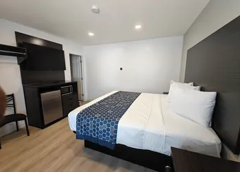 Casa Blanca Inn and Suites hotel thumbnail 7
