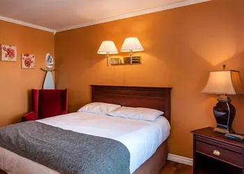 Bayview Inn hotel thumbnail 5