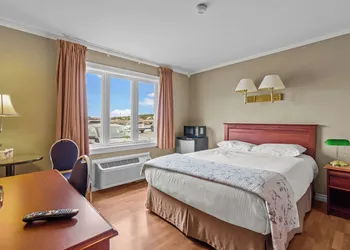 Bayview Inn hotel thumbnail 8