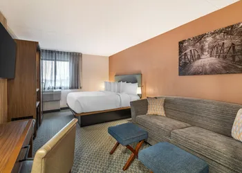 The Clocktower Hotel Latham - North Albany, an Ascend Collection Hotel hotel thumbnail 8