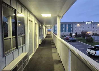 Economy Inn Merrillville By Townhouse I 65 hotel thumbnail 2
