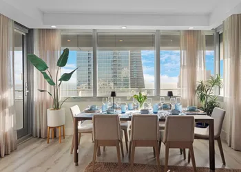 2-Story Brickell Penthouse Free Parking hotel thumbnail 6