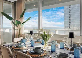 2-Story Brickell Penthouse Free Parking hotel thumbnail 7