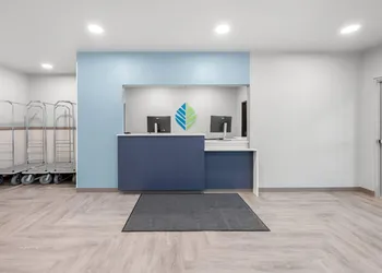 WoodSpring Suites Medford near I-5 hotel thumbnail 2