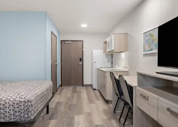 WoodSpring Suites Medford near I-5 hotel thumbnail 3