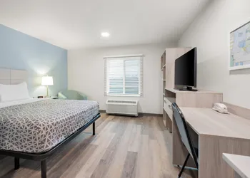 WoodSpring Suites Medford near I-5 hotel thumbnail 7