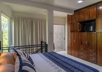Galerias Oaxaca Suites hotel thumbnail 2