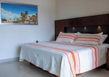 Galerias Oaxaca Suites hotel thumbnail 7