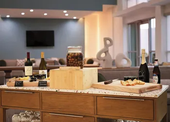 Element Pooler Savannah Airport hotel thumbnail 3