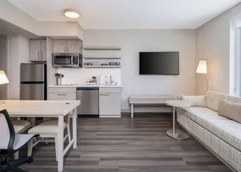 Element New Orleans Downtown hotel thumbnail 5