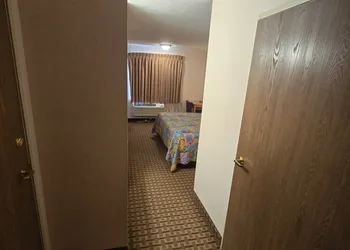 Capital O Roadside Inn Thedford NE 2 hotel thumbnail 6