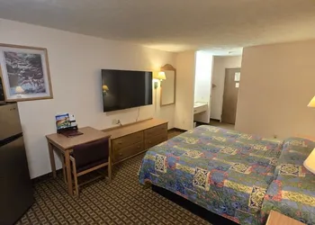 Capital O Roadside Inn Thedford NE 2 hotel thumbnail 8