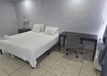 Budget Inn hotel thumbnail 2
