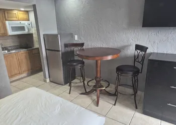 Budget Inn hotel thumbnail 7