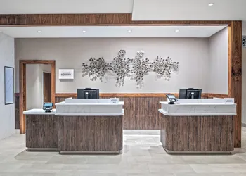 Courtyard By Marriott Woodland hotel thumbnail 2
