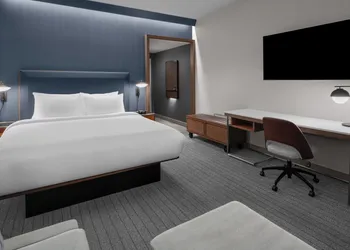 Courtyard By Marriott Woodland hotel thumbnail 5