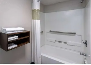 Haven Inn & Suites hotel thumbnail 8
