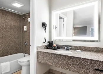 Quality Inn Harvey - New Orleans hotel thumbnail 8