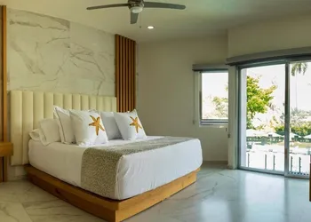 Xhiara Hotel hotel thumbnail 7