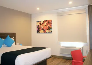 NOKTOS Extended Querétaro hotel thumbnail 5