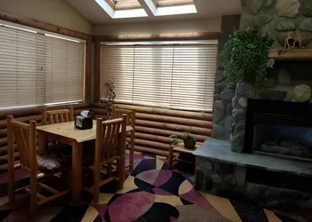 Sandpoint Inn hotel thumbnail 3