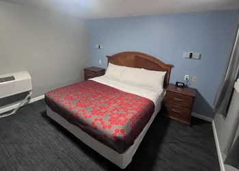 Chaplin Inn & Suites hotel thumbnail 4