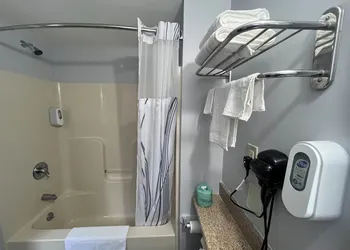 Chaplin Inn & Suites hotel thumbnail 8