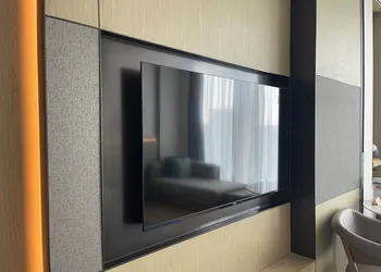 Harbour Suites & Towers Union Toronto hotel thumbnail 2