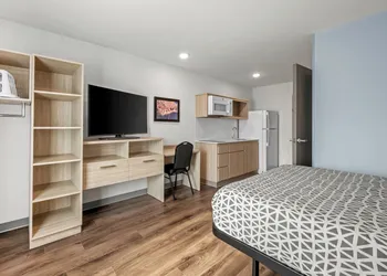 WoodSpring Suites Charlotte Northlake hotel thumbnail 7