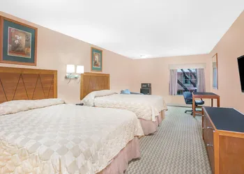 Super Motel hotel thumbnail 8