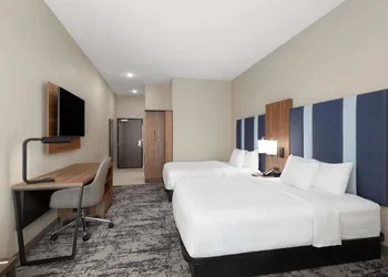 La Quinta Inn & Suites by Wyndham Athens I-65 hotel thumbnail 8