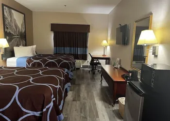 Hotel Piney Woods hotel thumbnail 3
