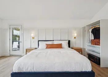 Lakelyn Lodge hotel thumbnail 2