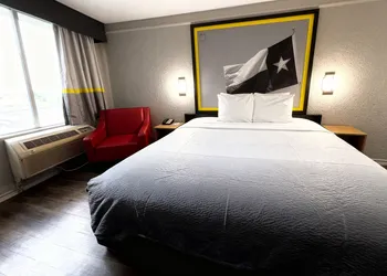 Super 8 By Wyndham Nacogdoches Near University hotel thumbnail 8