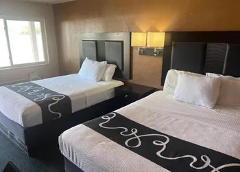 Antler's Inn Motel hotel thumbnail 3