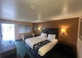 Antler's Inn Motel hotel thumbnail 5