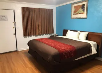 Collier's Motel hotel thumbnail 2