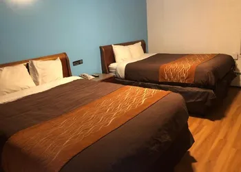 Collier's Motel hotel thumbnail 6
