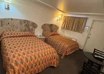 Domino Motel hotel thumbnail 7