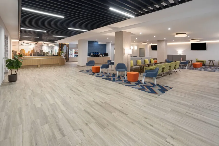 La Quinta Inn & Suites By Wyndham Queens NYC/JFK AirTrain hotel detail image 2