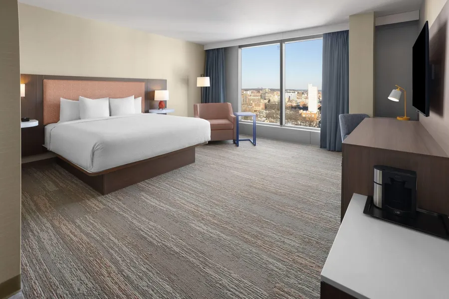 La Quinta Inn & Suites By Wyndham Queens NYC/JFK AirTrain hotel detail image 6