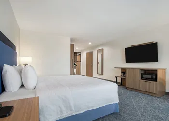 Hampton Inn & Suites By Hilton Irving DFW Airport North hotel thumbnail 5
